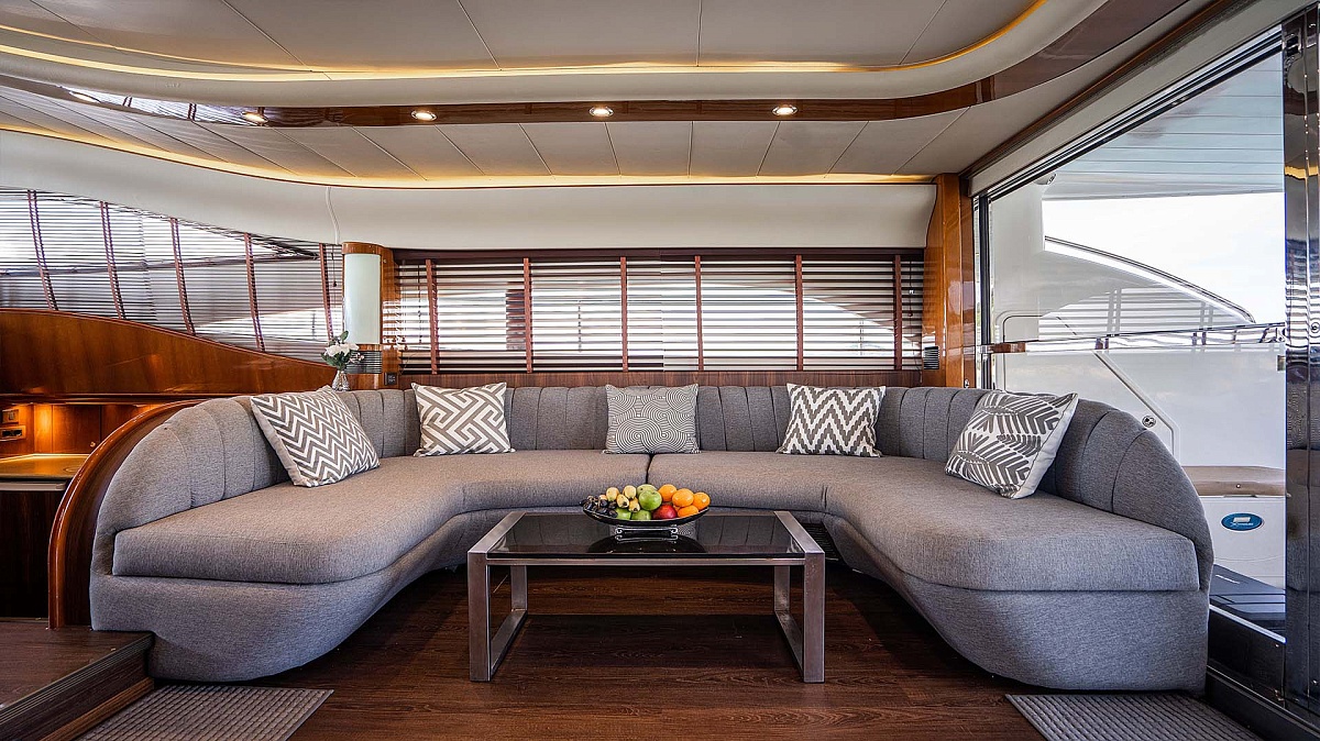 Аренда моторной яхты Princess 65 Oceana на Пхукете